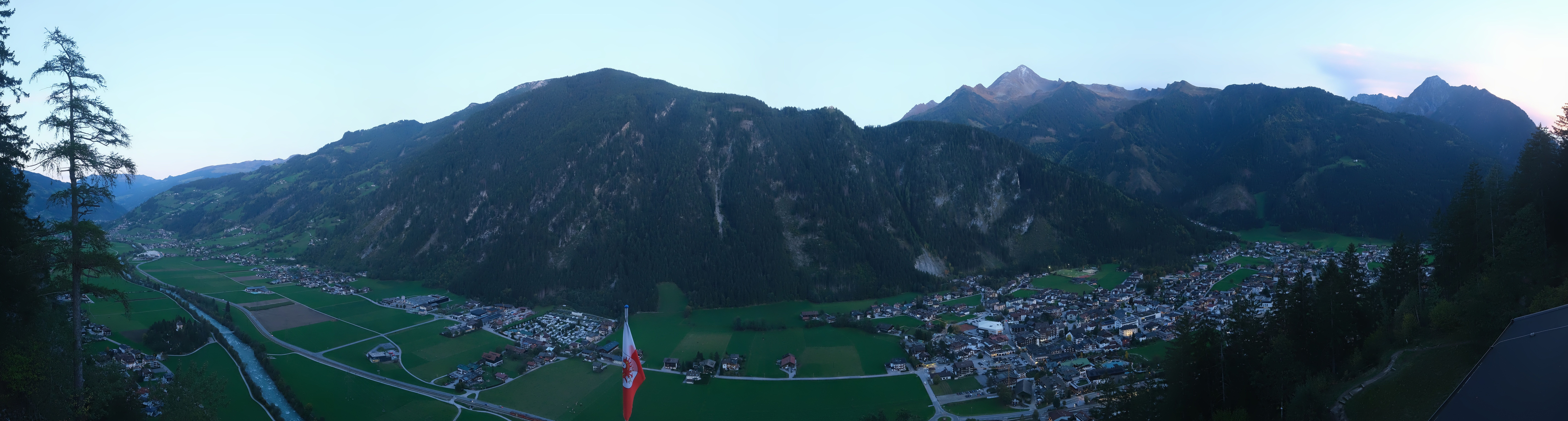 Archiv Foto Webcam Mayrhofen im Zillertal: Blick vom Gasthof Zimmereben