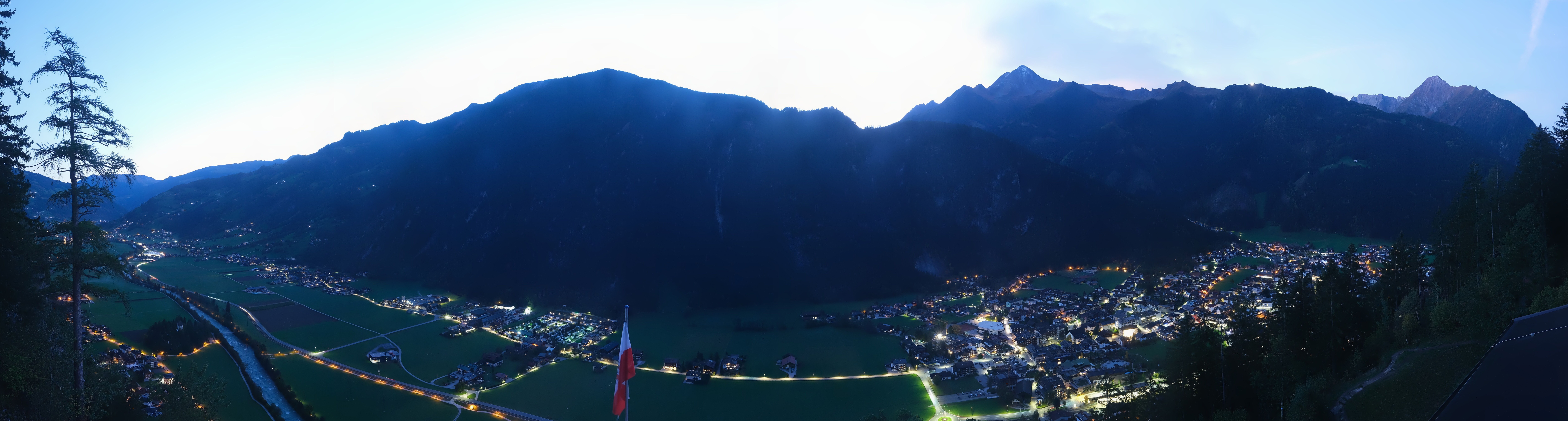Archiv Foto Webcam Mayrhofen im Zillertal: Blick vom Gasthof Zimmereben