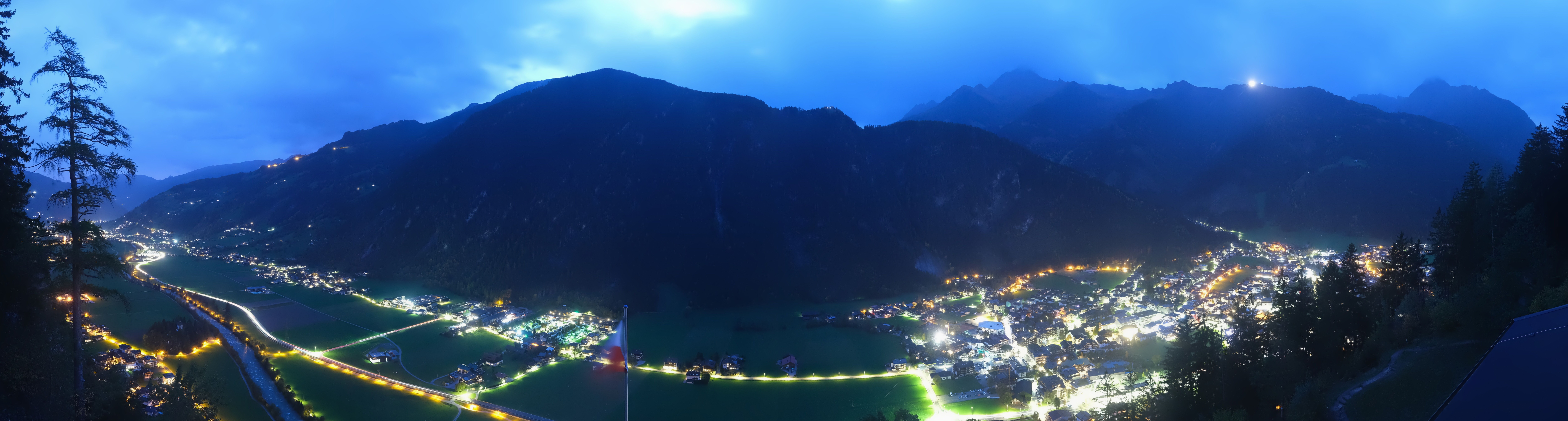 Archiv Foto Webcam Mayrhofen im Zillertal: Blick vom Gasthof Zimmereben