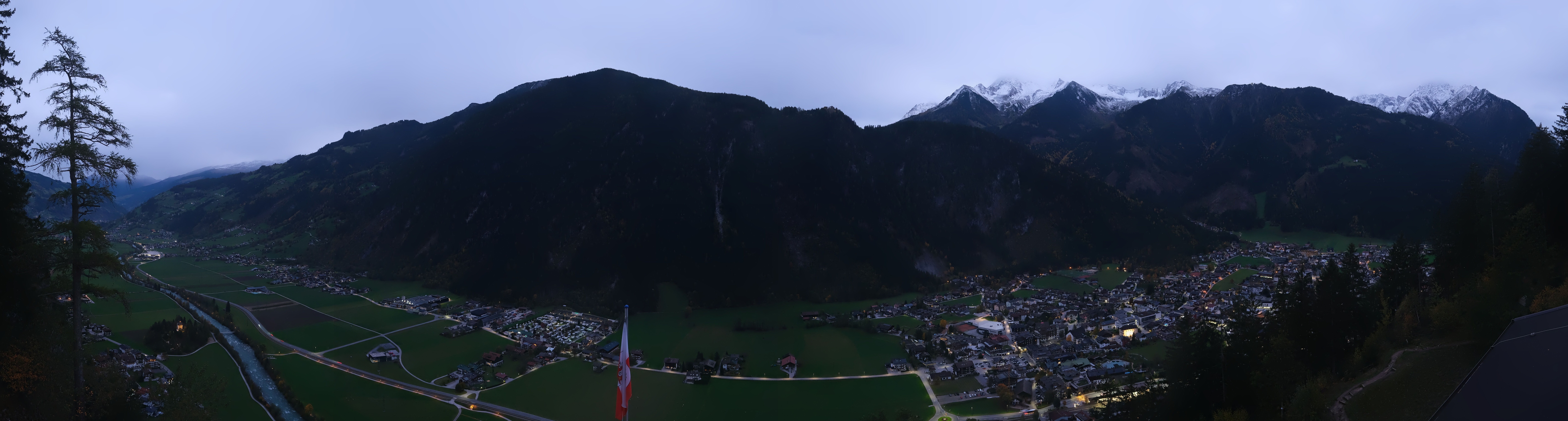 Archiv Foto Webcam Mayrhofen im Zillertal: Blick vom Gasthof Zimmereben