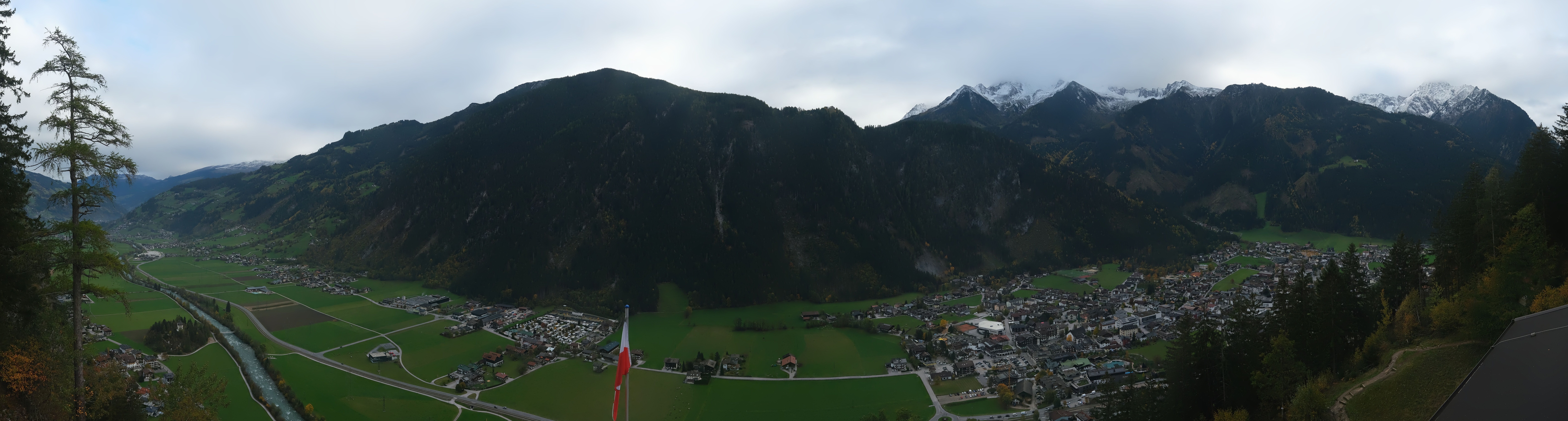Archived image Webcam Mayrhofen im Zillertal: Zimmereben