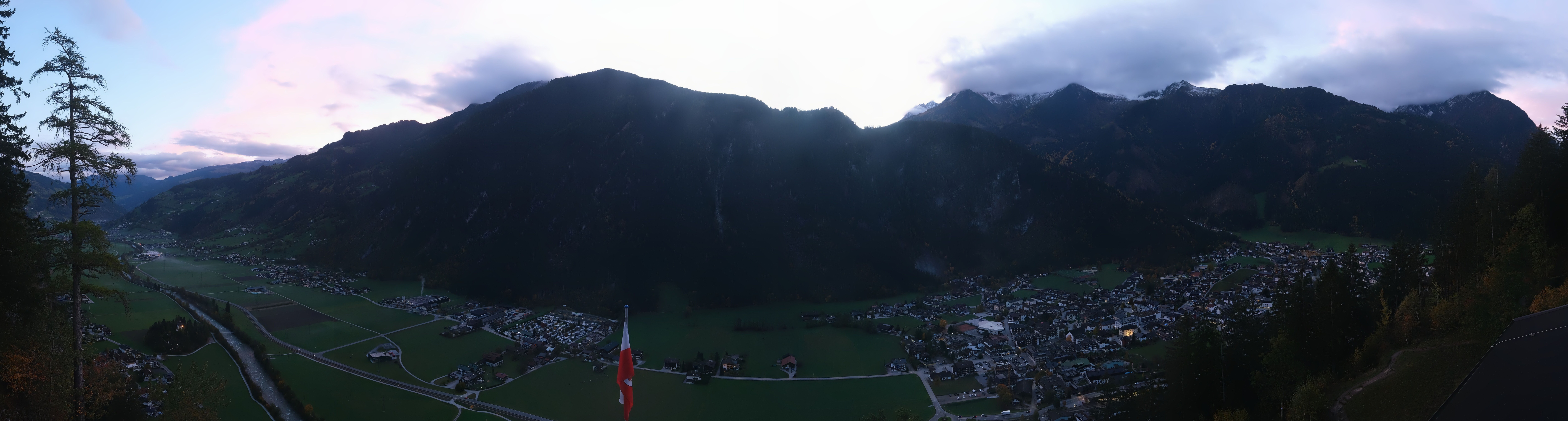 Archiv Foto Webcam Mayrhofen im Zillertal: Blick vom Gasthof Zimmereben