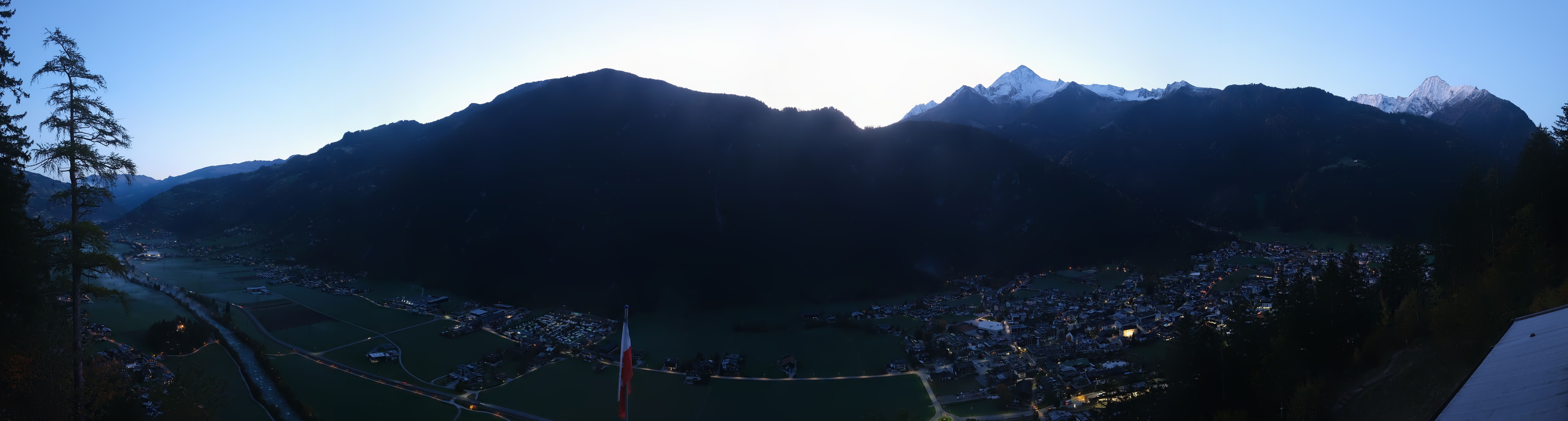 Archived image Webcam Mayrhofen im Zillertal: Zimmereben