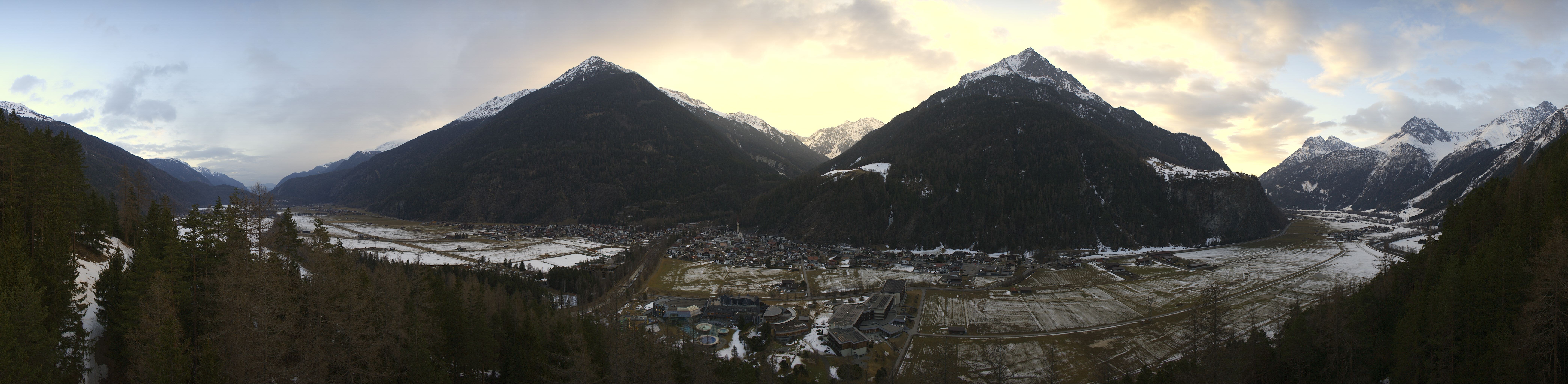 Archiv Foto Webcam Blick auf Längenfeld