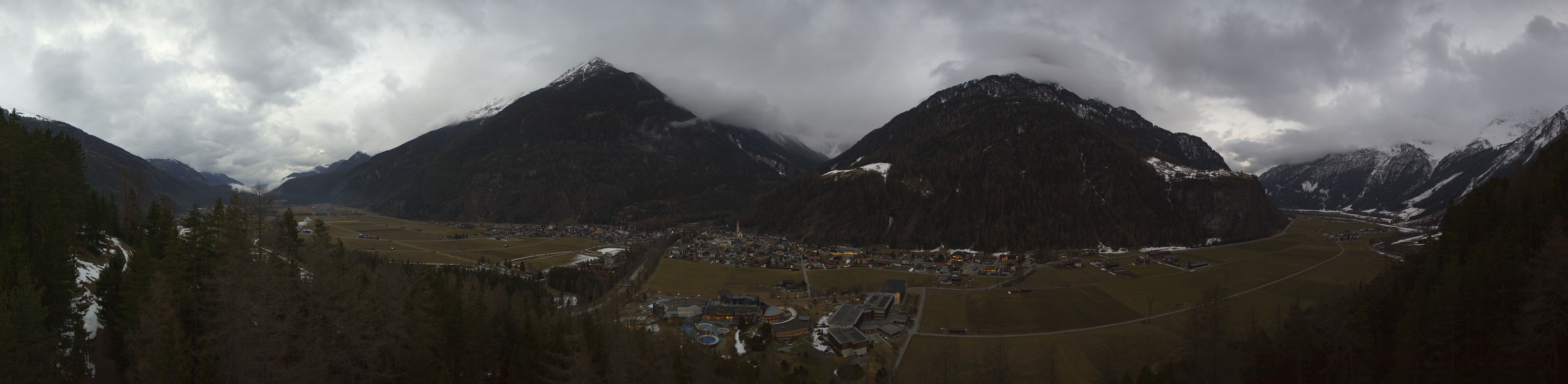 Archiv Foto Webcam Blick auf Längenfeld