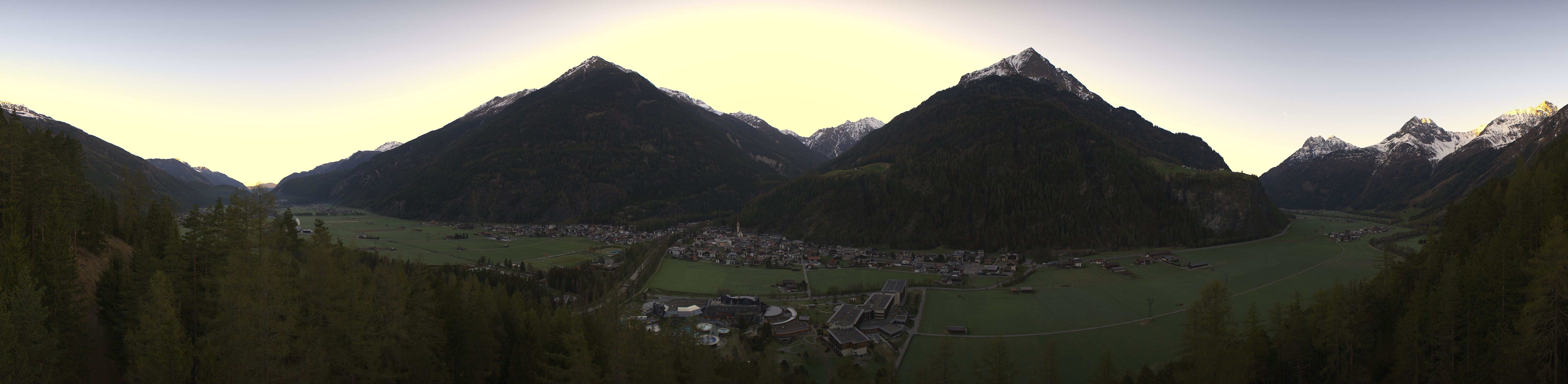 Archiv Foto Webcam Blick auf Längenfeld