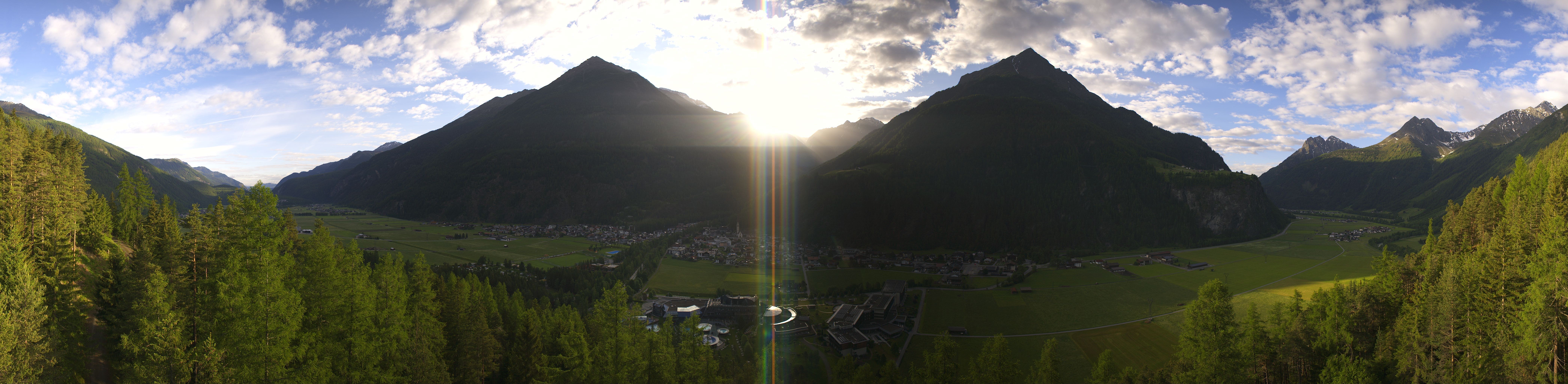 Archiv Foto Webcam Blick auf Längenfeld