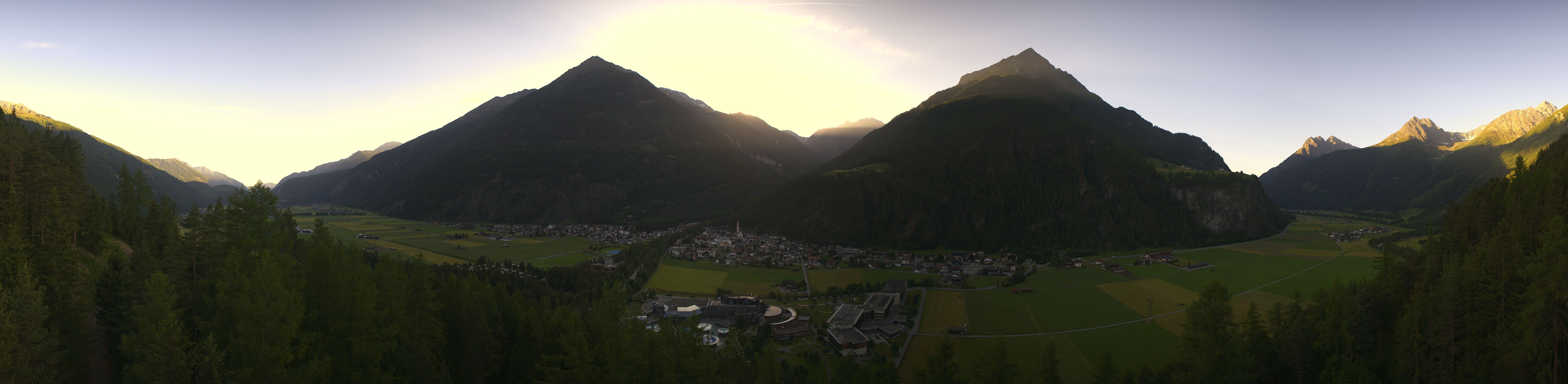 Archiv Foto Webcam Blick auf Längenfeld