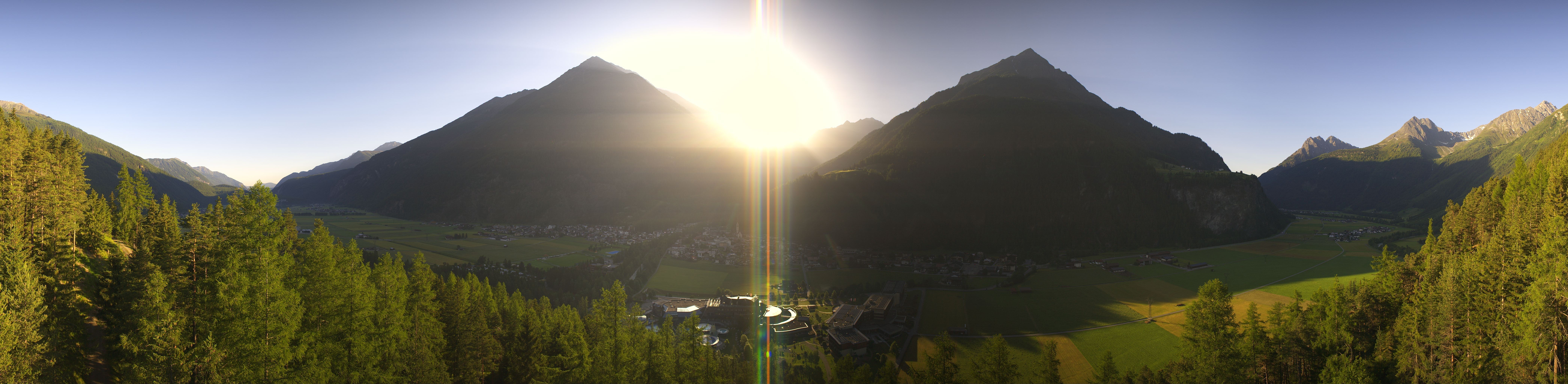 Archiv Foto Webcam Blick auf Längenfeld