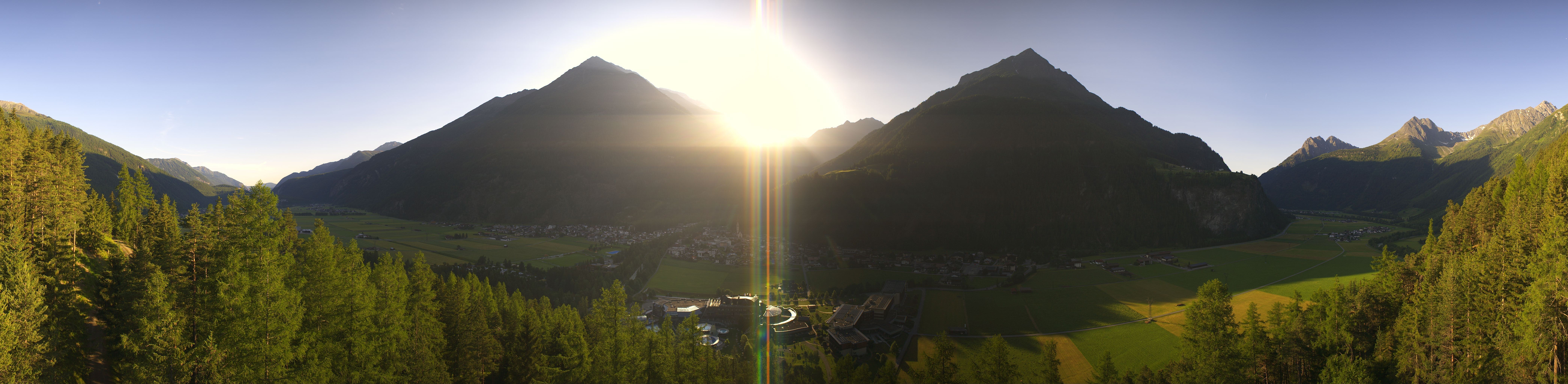 Archiv Foto Webcam Blick auf Längenfeld