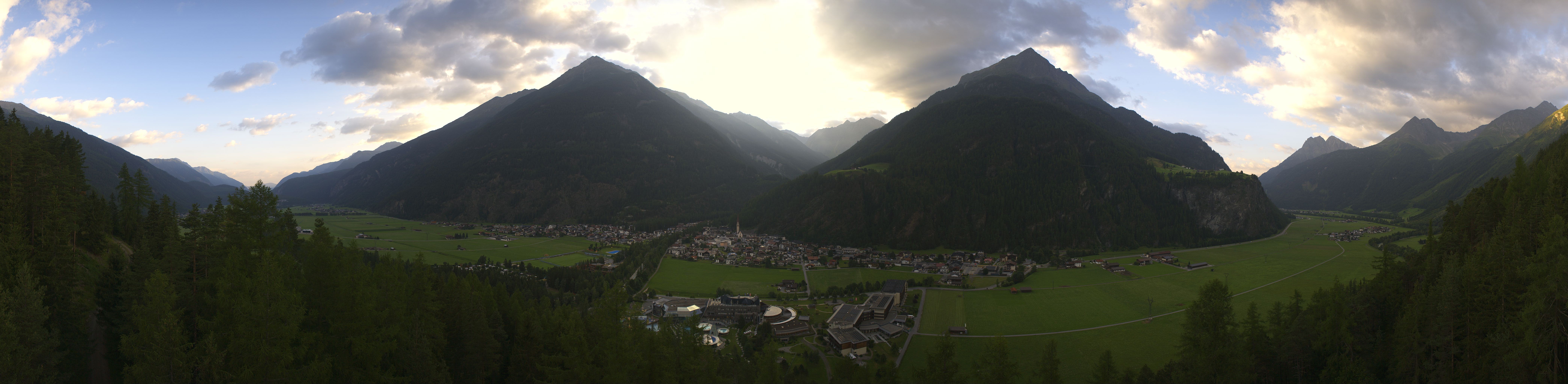 Archiv Foto Webcam Blick auf Längenfeld