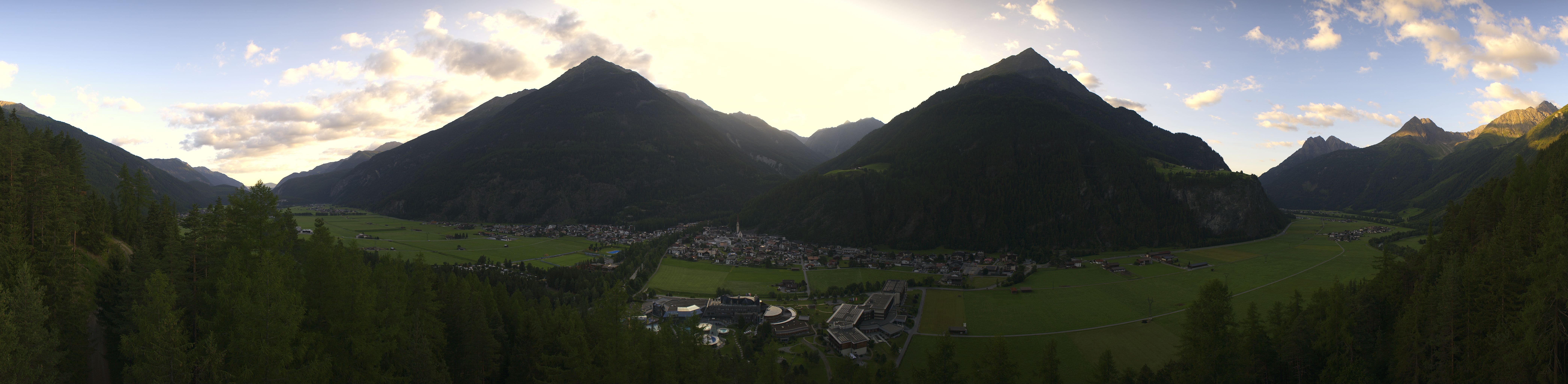 Archiv Foto Webcam Blick auf Längenfeld