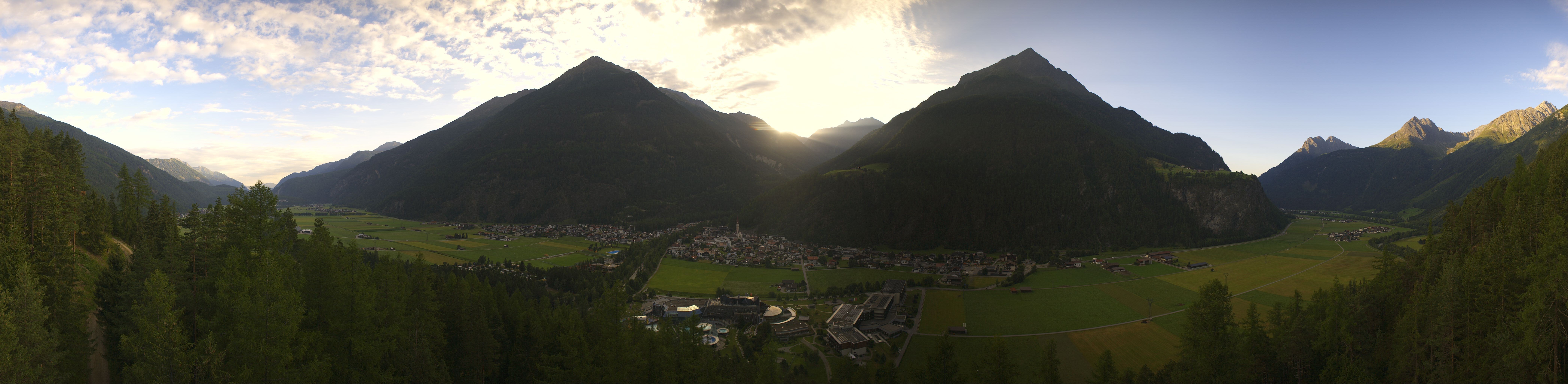 Archiv Foto Webcam Blick auf Längenfeld