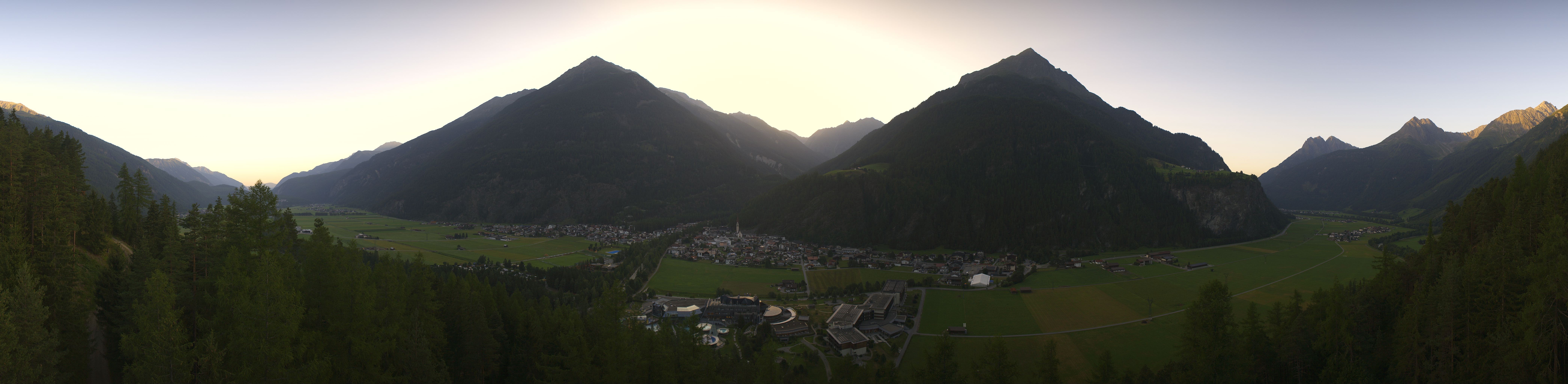 Archiv Foto Webcam Blick auf Längenfeld