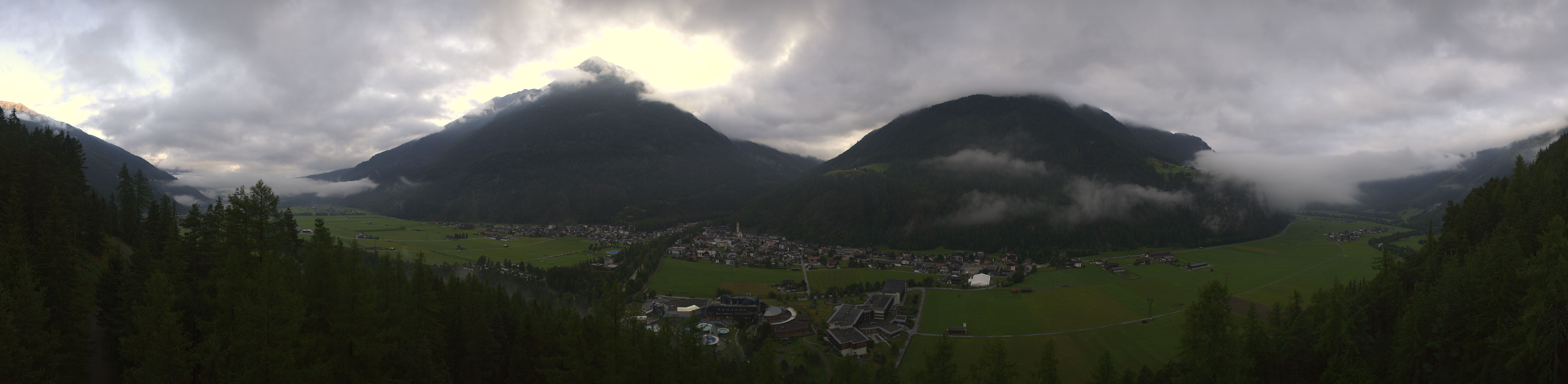 Archiv Foto Webcam Blick auf Längenfeld