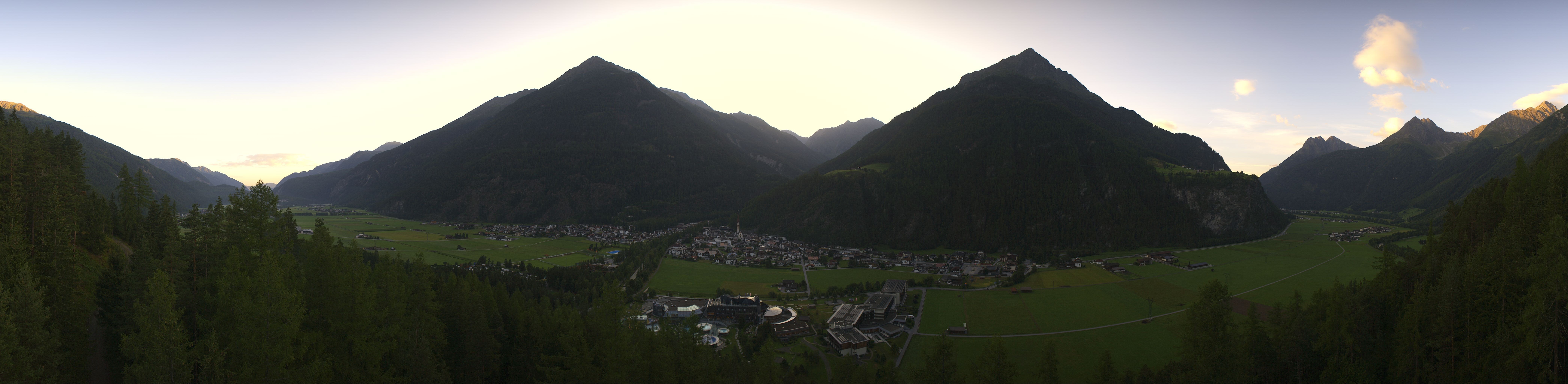 Archiv Foto Webcam Blick auf Längenfeld