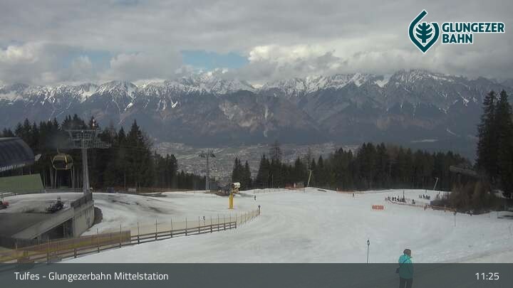 Archiv Foto Webcam Tulfes: Blick von der Mittelstation am Glungezer