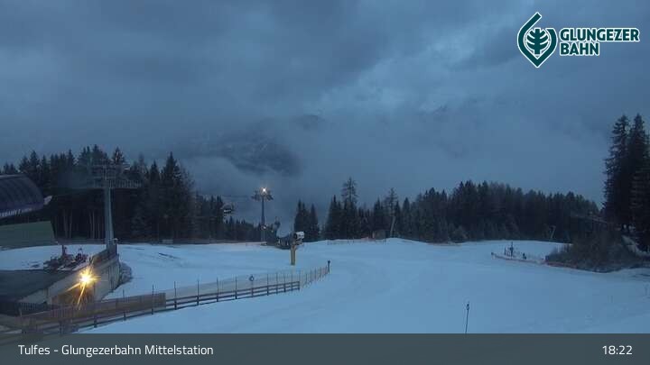 Archiv Foto Webcam Tulfes: Blick von der Mittelstation am Glungezer
