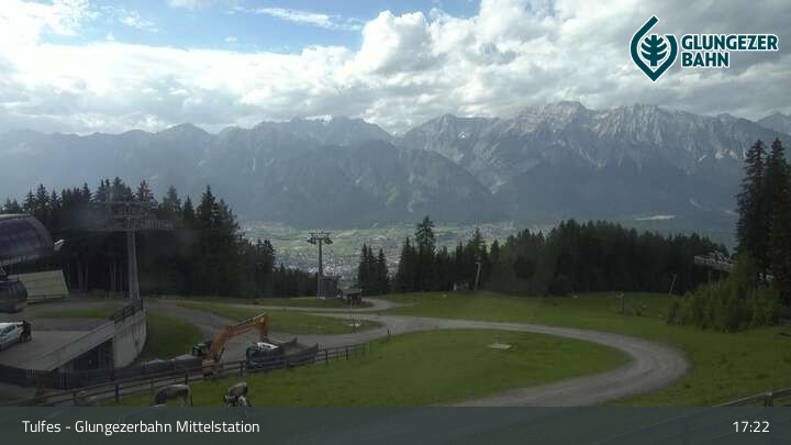 Archiv Foto Webcam Tulfes: Blick von der Mittelstation am Glungezer