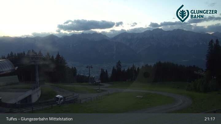 Archiv Foto Webcam Tulfes: Blick von der Mittelstation am Glungezer