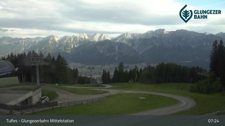 Archiv Foto Webcam Tulfes: Blick von der Mittelstation am Glungezer
