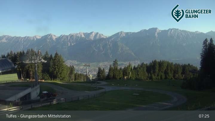 Archiv Foto Webcam Tulfes: Blick von der Mittelstation am Glungezer