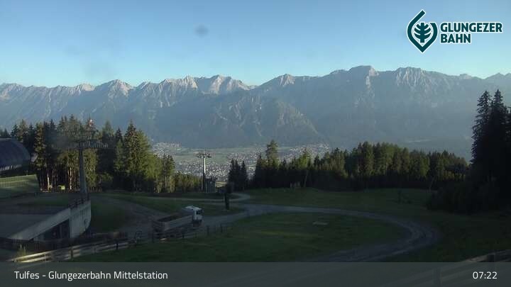 Archiv Foto Webcam Tulfes: Blick von der Mittelstation am Glungezer