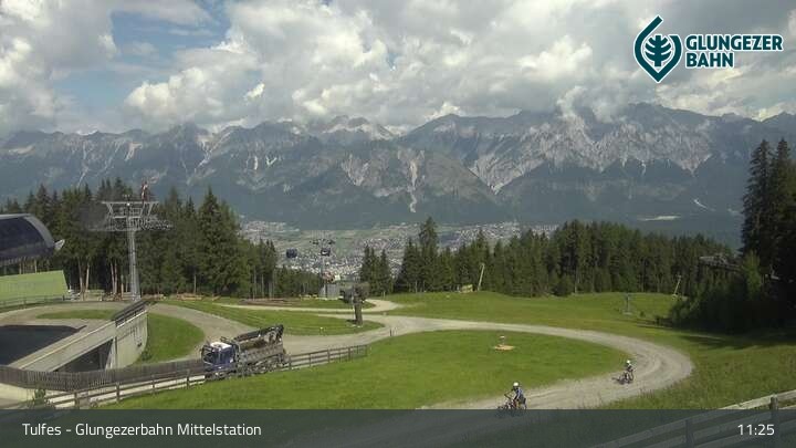 Archiv Foto Webcam Tulfes: Blick von der Mittelstation am Glungezer