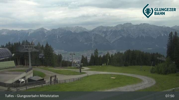 Archiv Foto Webcam Tulfes: Blick von der Mittelstation am Glungezer