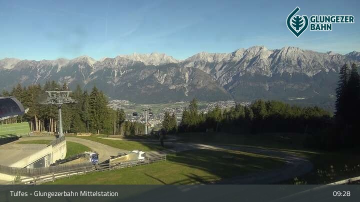 Archiv Foto Webcam Tulfes: Blick von der Mittelstation am Glungezer