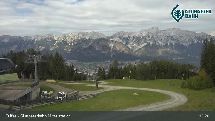 Archiv Foto Webcam Tulfes: Blick von der Mittelstation am Glungezer