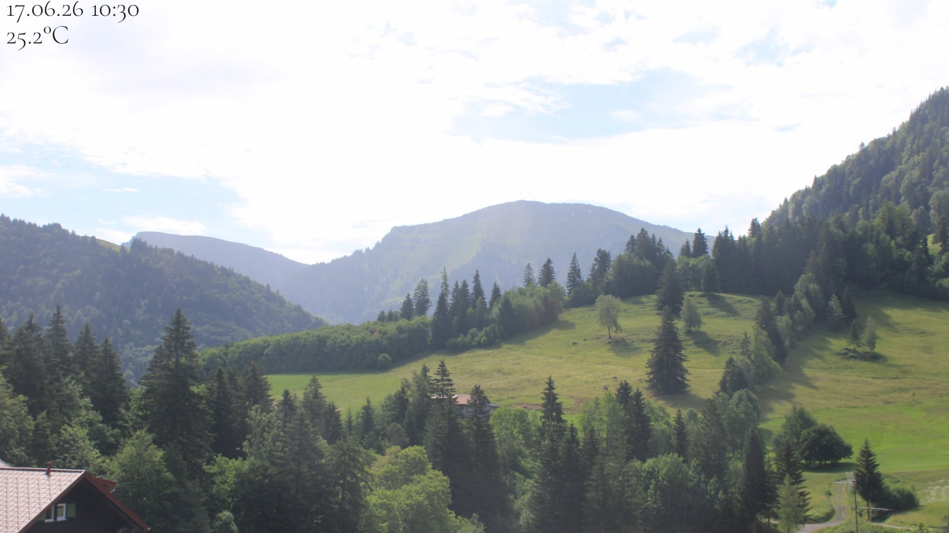 Archiv Foto Webcam Oberstaufen - Blick Hochgrat vom Biohotel Schratt