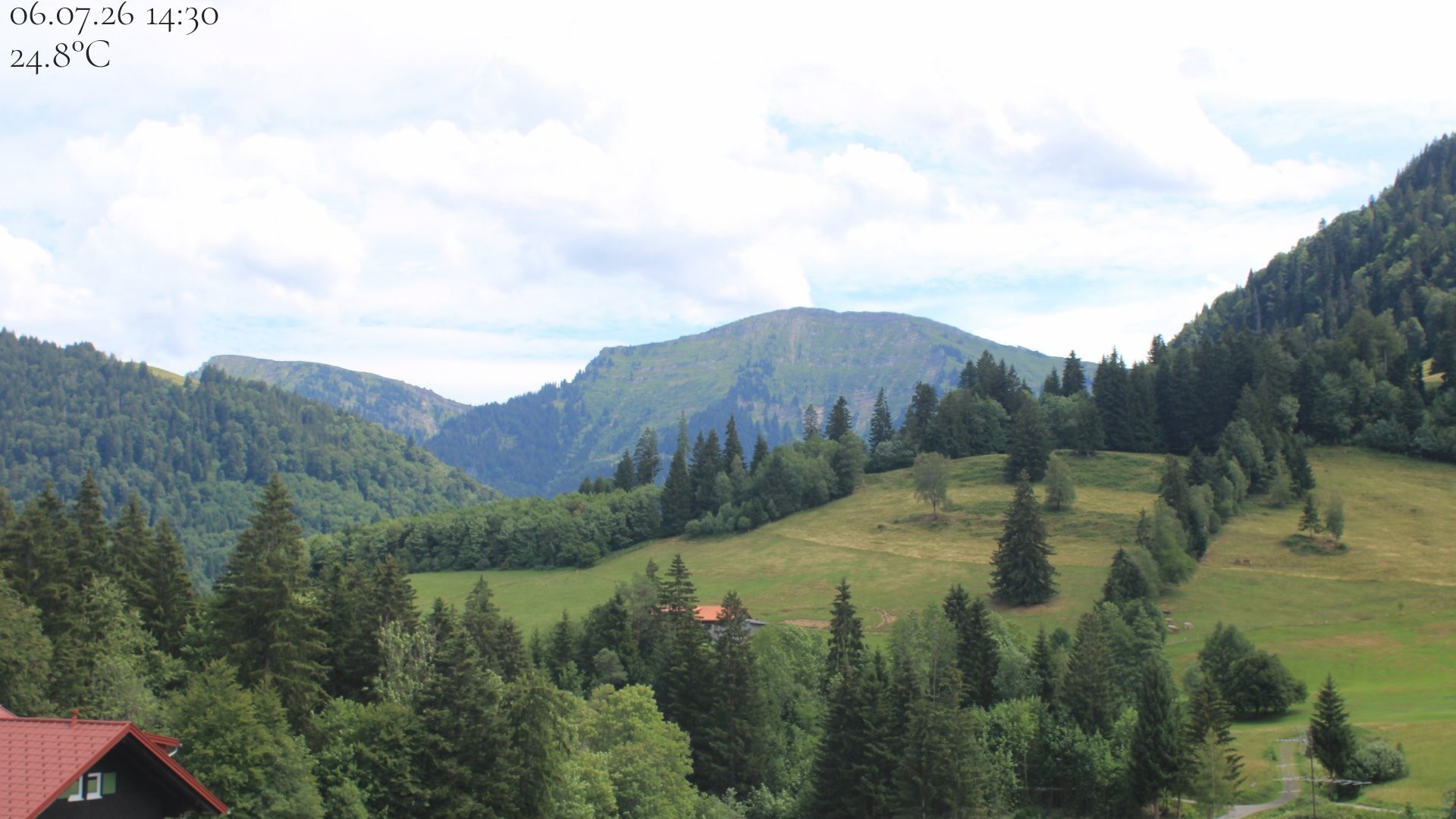 Archiv Foto Webcam Oberstaufen - Blick Hochgrat vom Biohotel Schratt