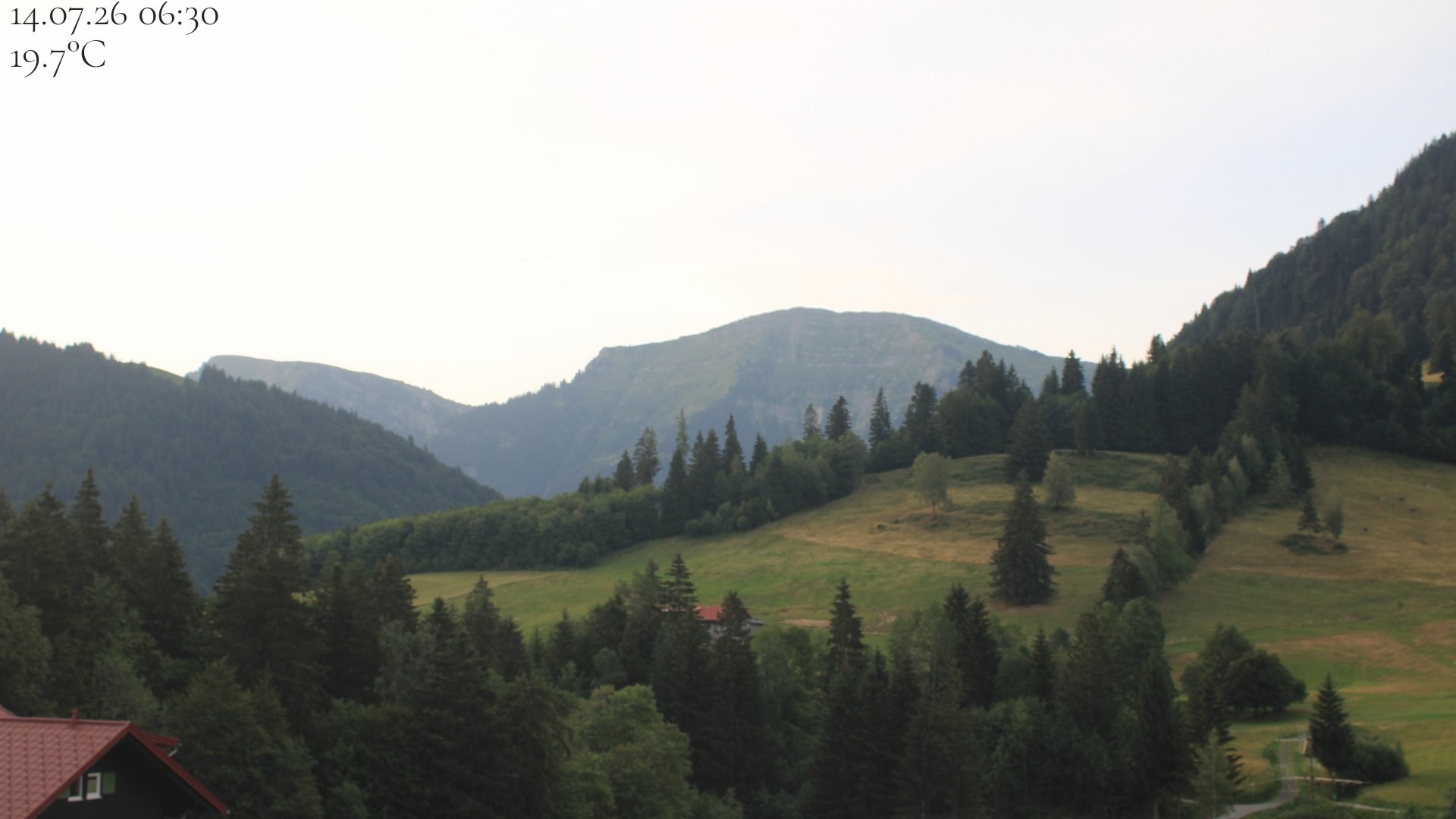 Archiv Foto Webcam Oberstaufen - Blick Hochgrat vom Biohotel Schratt
