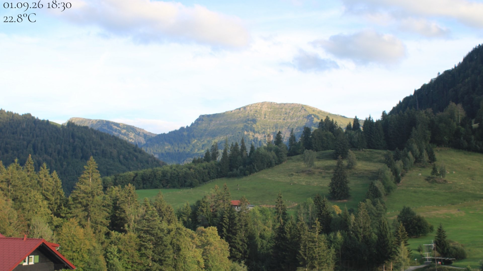 Archiv Foto Webcam Oberstaufen - Blick Hochgrat vom Biohotel Schratt