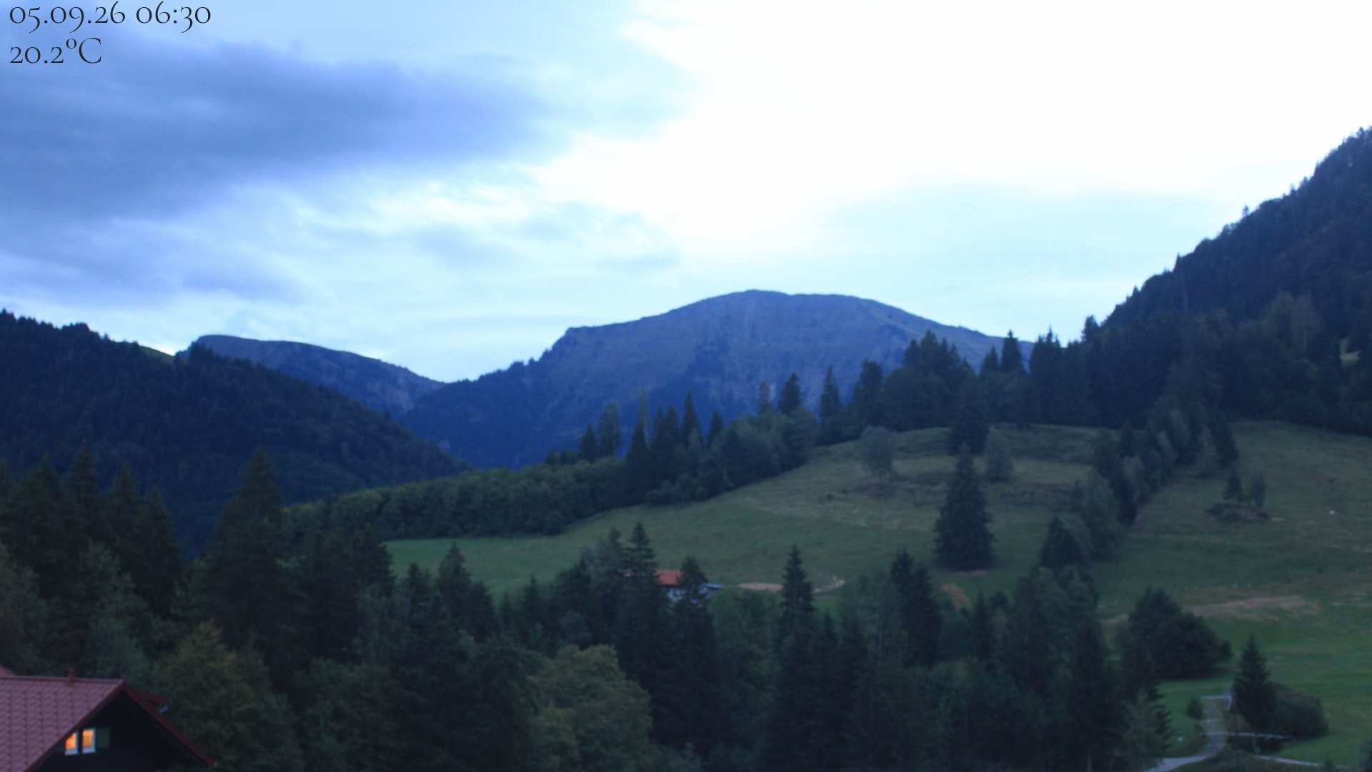 Archiv Foto Webcam Oberstaufen - Blick Hochgrat vom Biohotel Schratt