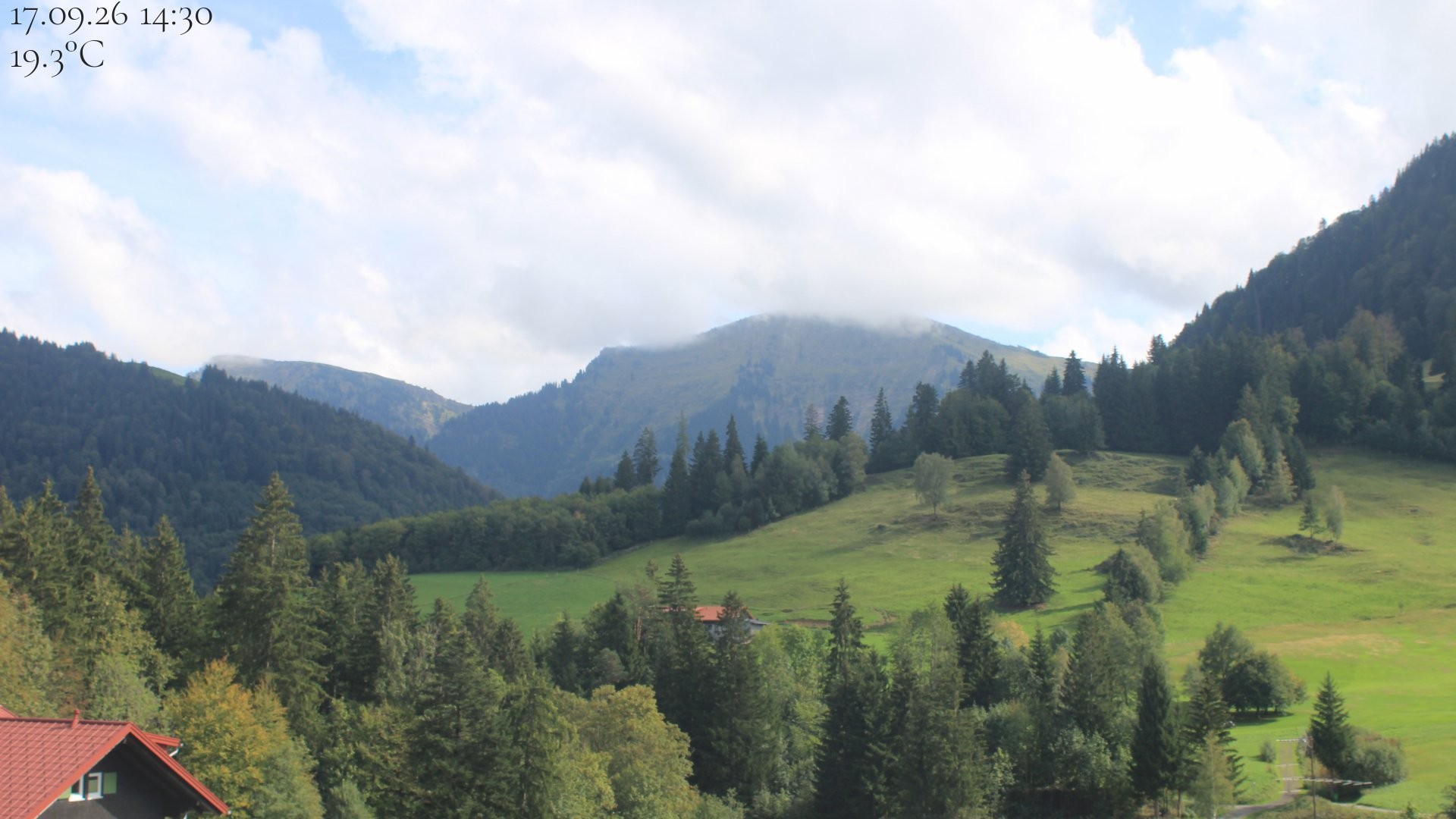 Archiv Foto Webcam Oberstaufen - Blick Hochgrat vom Biohotel Schratt