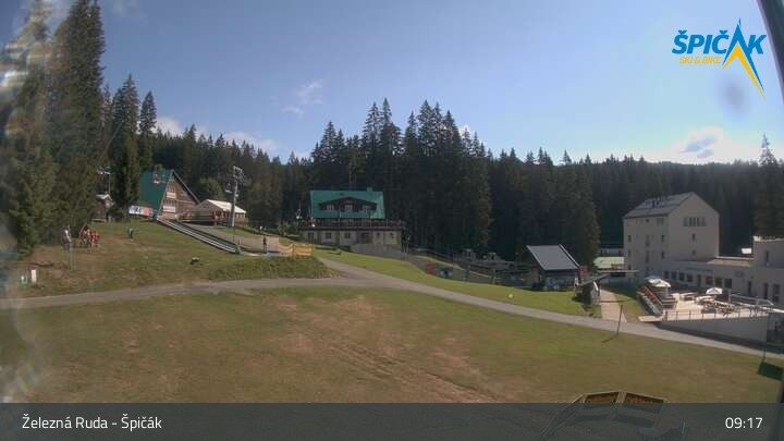 Archived image Webcam Zelezna Ruda - Base station Spicak