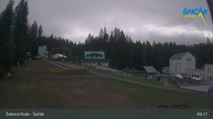 Archived image Webcam Zelezna Ruda - Base station Spicak