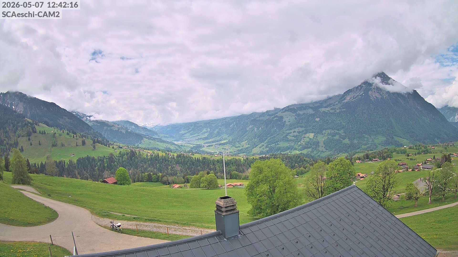 Archiv Foto Webcam Aeschi: Hütte Aeschiallmend