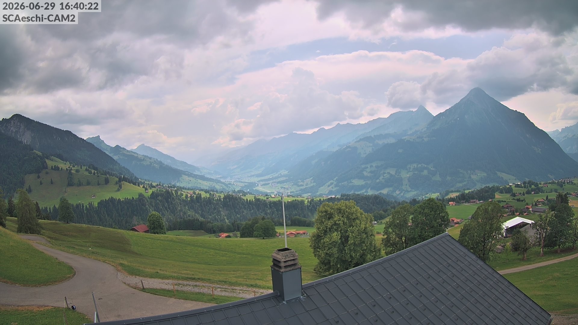 Archiv Foto Webcam Aeschi: Hütte Aeschiallmend