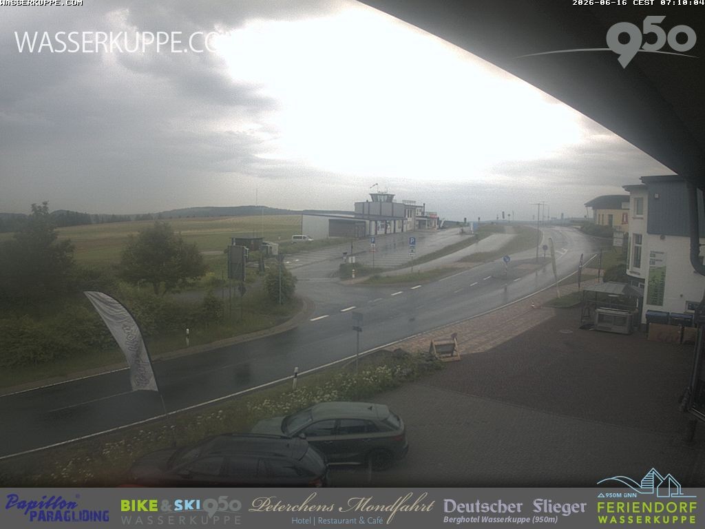 Archiv Foto Webcam Wasserkuppe: Gleitschirm-Flugschule Papillon