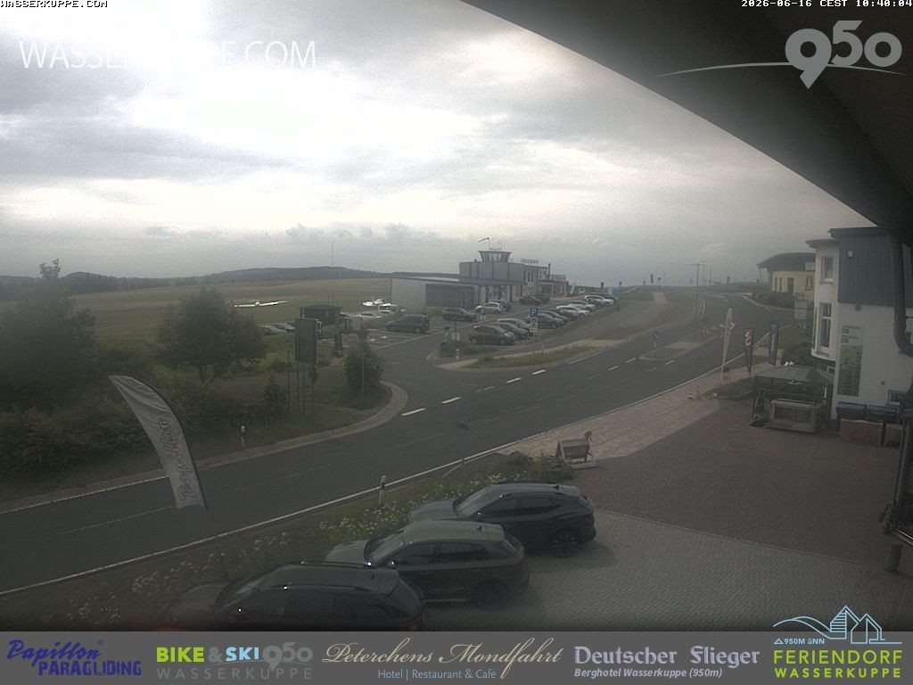 Archiv Foto Webcam Wasserkuppe: Gleitschirm-Flugschule Papillon