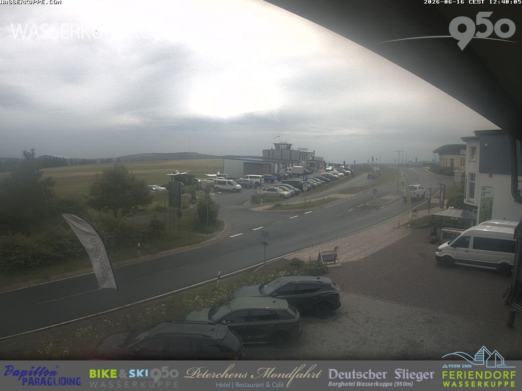 Archiv Foto Webcam Wasserkuppe: Gleitschirm-Flugschule Papillon
