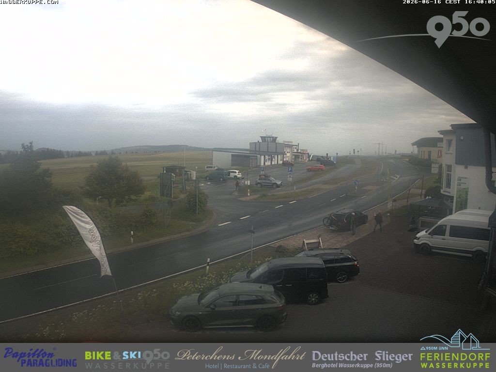 Archiv Foto Webcam Wasserkuppe: Gleitschirm-Flugschule Papillon