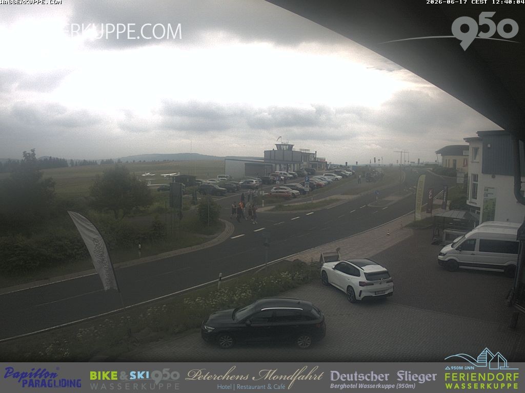 Archiv Foto Webcam Wasserkuppe: Gleitschirm-Flugschule Papillon