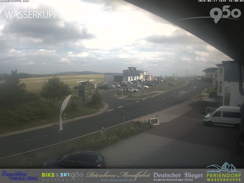 Archiv Foto Webcam Wasserkuppe: Gleitschirm-Flugschule Papillon
