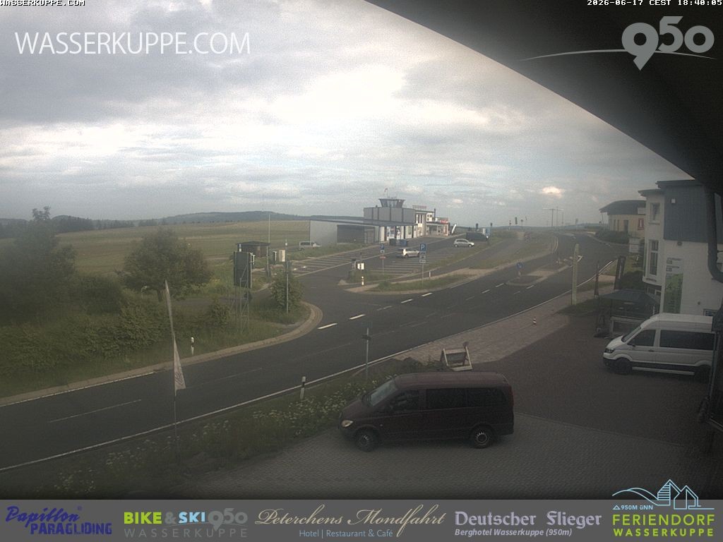 Archiv Foto Webcam Wasserkuppe: Gleitschirm-Flugschule Papillon