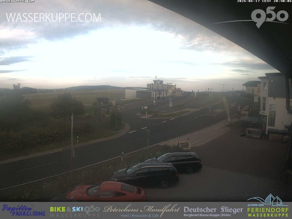 Archiv Foto Webcam Wasserkuppe: Gleitschirm-Flugschule Papillon