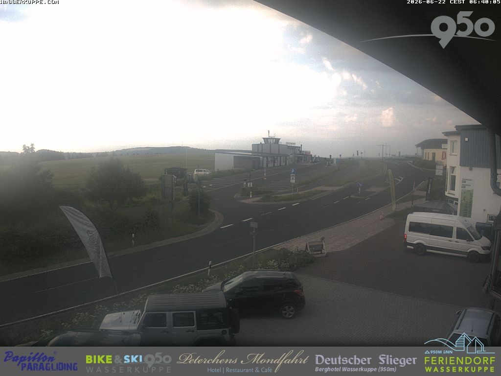 Archiv Foto Webcam Wasserkuppe: Gleitschirm-Flugschule Papillon